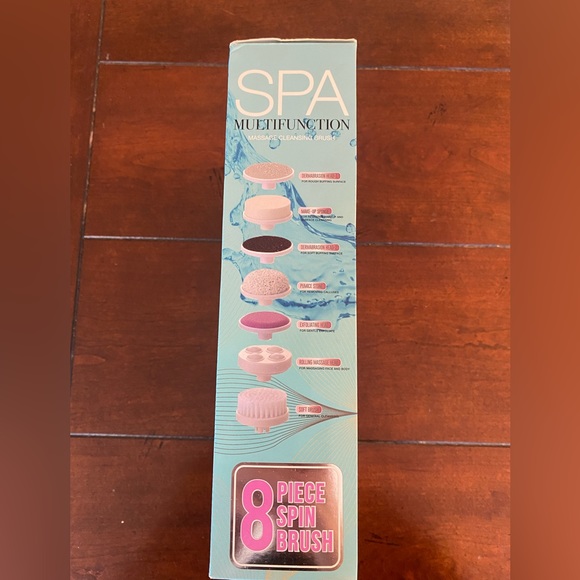 Spa spin brush with 7 attachment heads - Picture 3 of 3